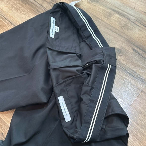 AMAZON ESSENTIAL CHINO PANTS CLASSIC FIT BLACK NEW 38W x 28L - Picture 10 of 14